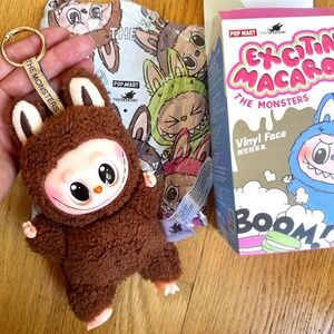 NIB Labubu Authentic Exciting Macarons Plush Chestnut Cocoa
